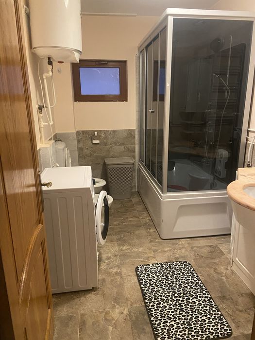 Inchiriez apartament 3 camere