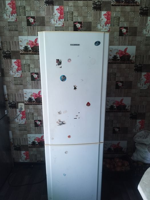 Продаётся холодильник рабочий Самсунг