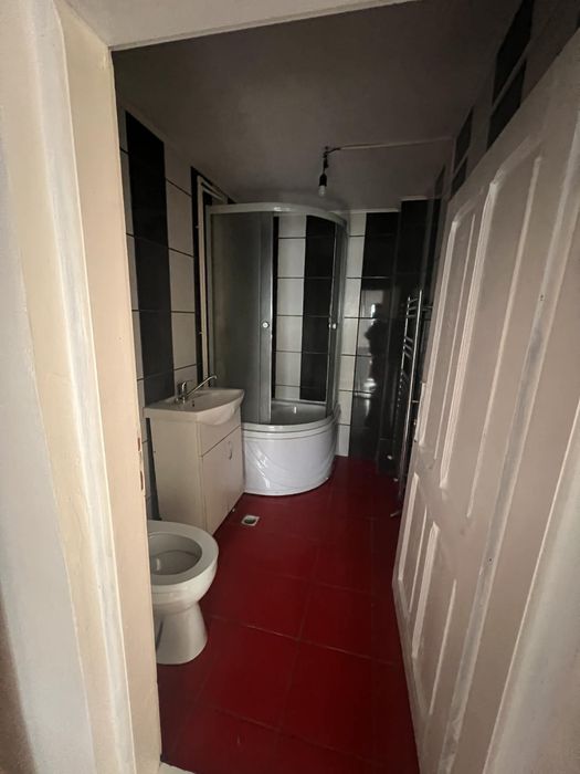 De inchiriat casa