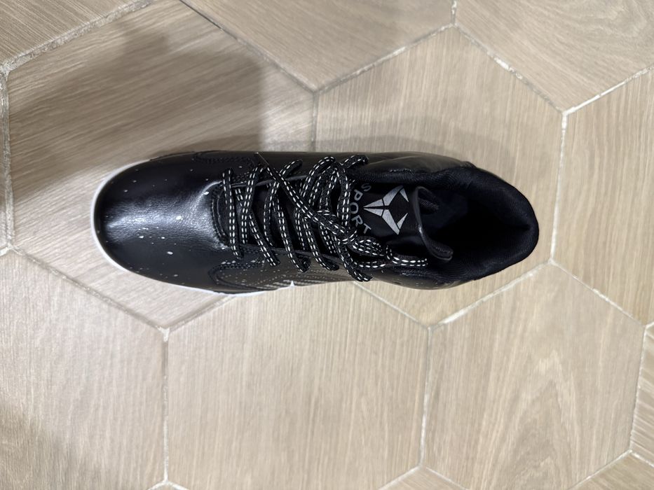 Продам баскетбольные кроссовки