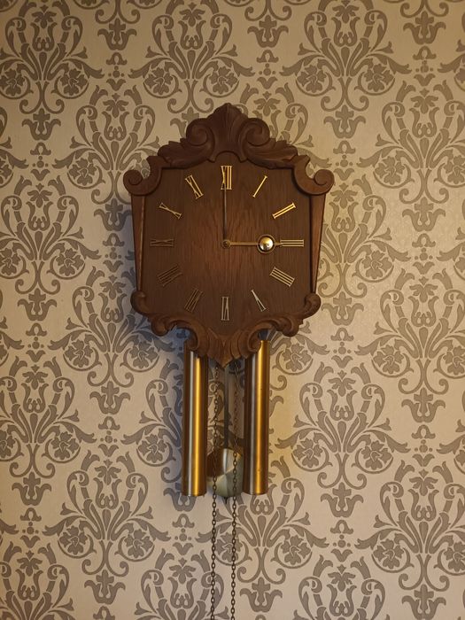 Ceas cu greutăți antic