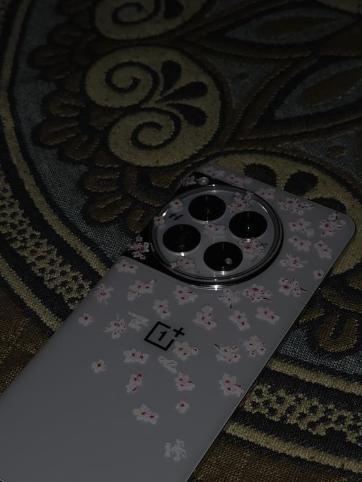 Oneplus 12 12/256гб белый цвет