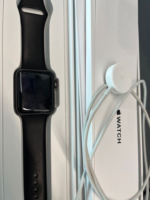 Apple Watch series 3 42 mm Отличен