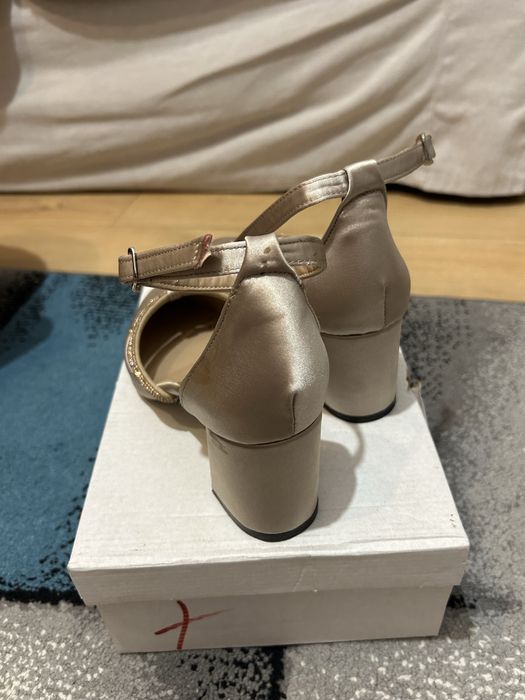 Pantofi eleganti marimea 36