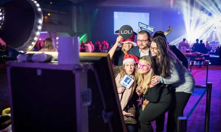 Magic Mirror | Oglinda Magică | Photo Booth | nuntă botez evenimente