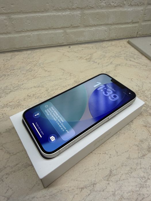 iPhone 14 128GB  перфектен