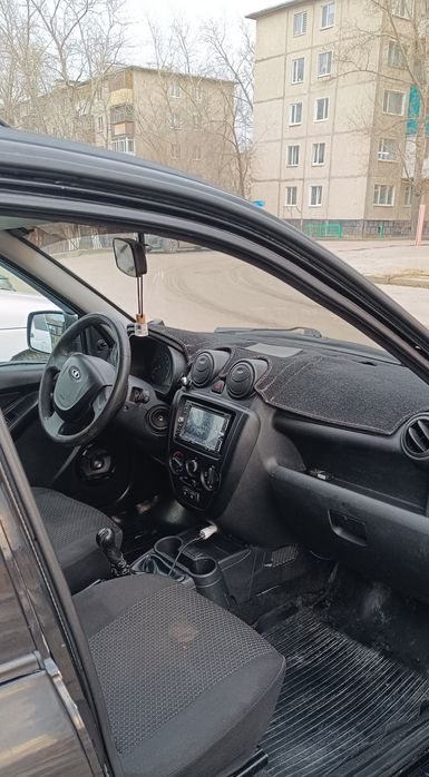 Продам Гранту 2013 года.