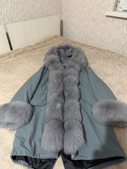 Қысқы жылы парка капишонымен