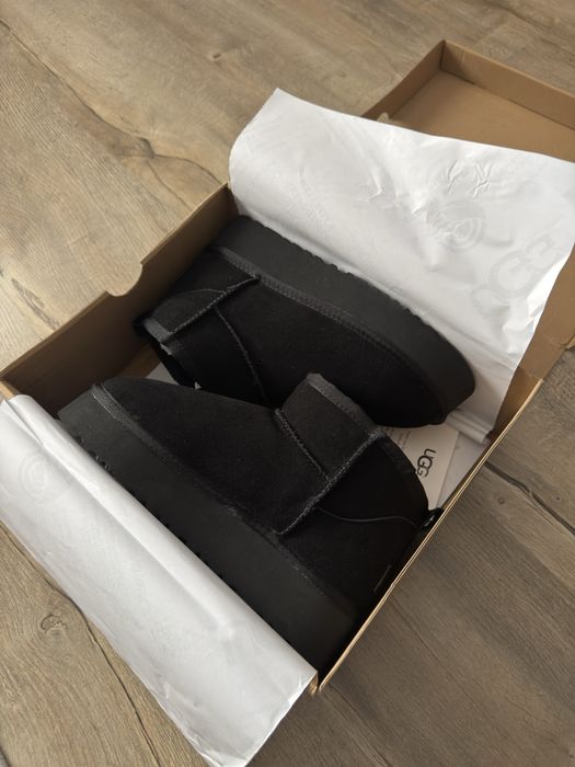 UGG mini platform