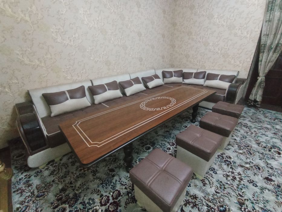 Mehmonxona uchun yumshoq mebel