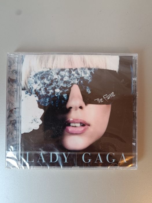 4 CD-uri  în ambalaj original sigilat Avicii, Lady Gaga, Abba, Cher