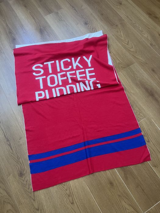 Шарф красный, длинный