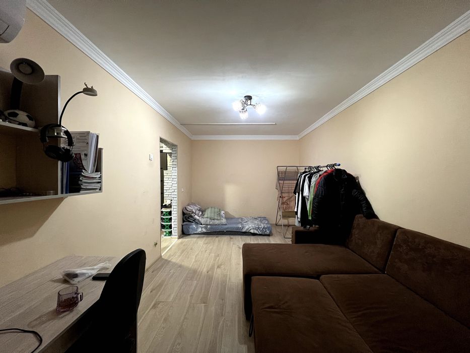 Продаётся 1 комн квартира 27 м2 кирпич Новомосковская стадион "СТАРТ"