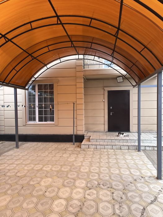Продам дом 2 уровня  в тихом спальном районе