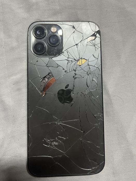 iPhone 12 Pro  без горантия