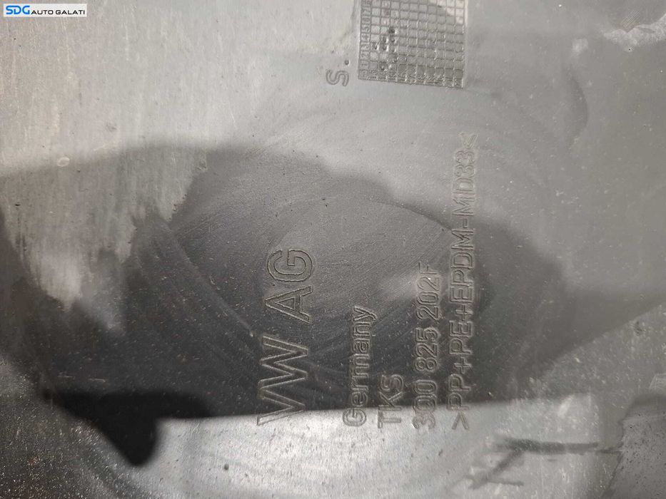 Scut Lateral Dreapta Protectie Caroserie Podea Prag Volkswagen Passat B8 Combi Variant Break 2014 - 2023 Cod 3Q0825202F [L3946]