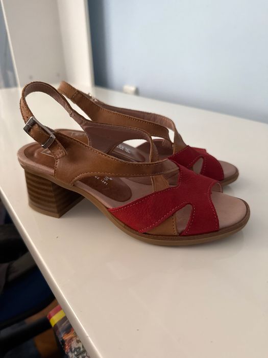 Обувки от естествена кожа и велур