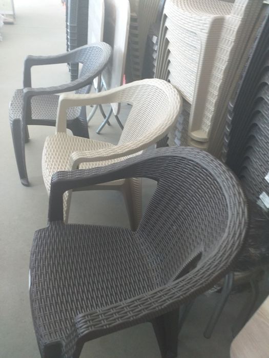 Vand scaune de terasă premiu deosebite