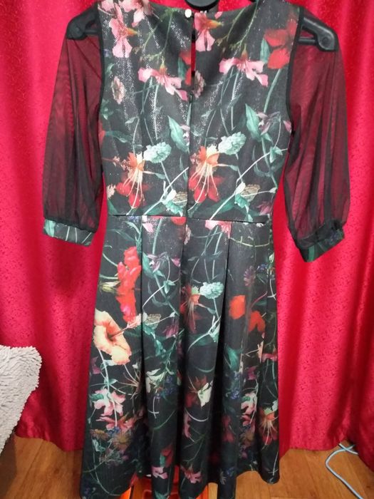 Продам праздничное платье