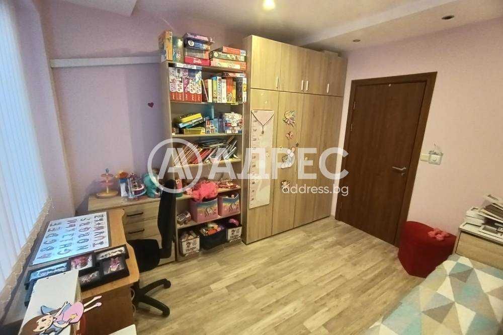 Тристаен апартамент в отлично състояние