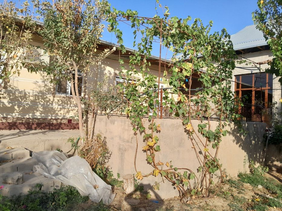 Srochni tayyor hovli sotiladi