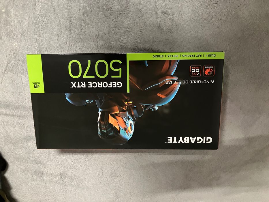 Placă video GIGABAYTE RTX 5070 12 GB GDDR7