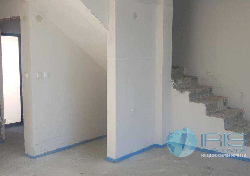 Продава се Къща в Шумен, 2-ри корпус - 150 кв.м за 1500 €/кв.м - Снимка #1