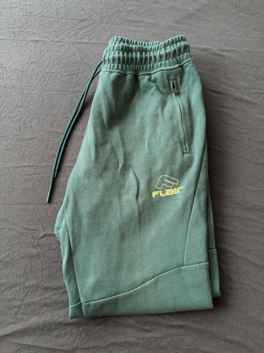 Нов мъжки анцунг Flair