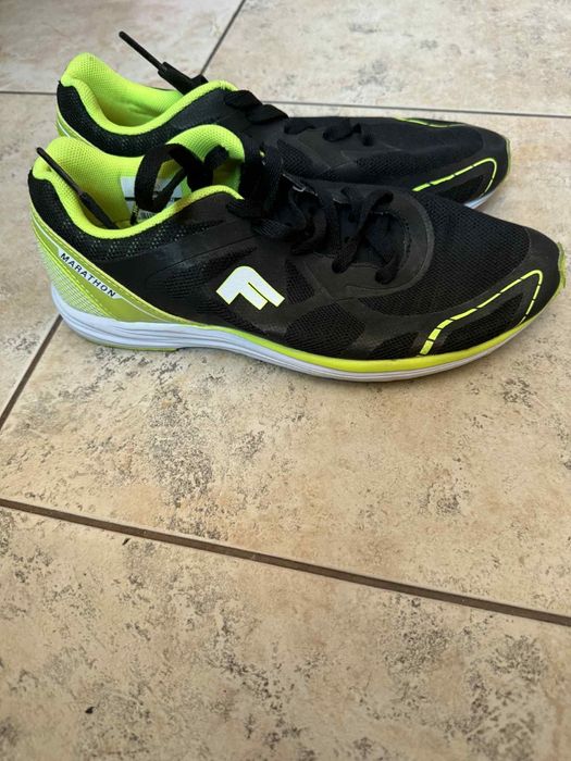 Обувки ,чехли,маратонки,сандали