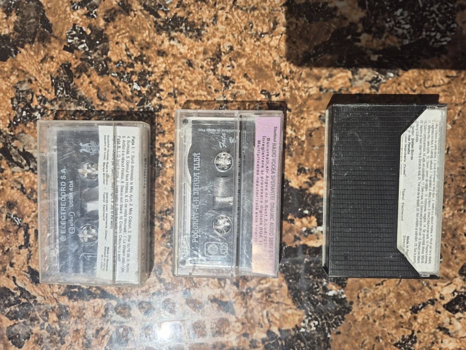 Vând Lot 10 caseta audio originale muzica mixta  Romanesca usoara & Colinde de  Craciun