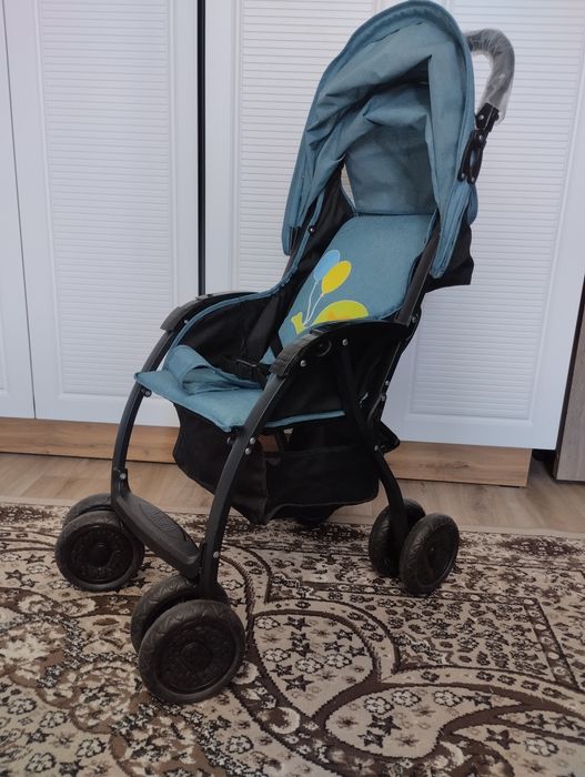 Детская прогулочная коляска.