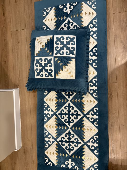 Продам набор корпешек и подушки