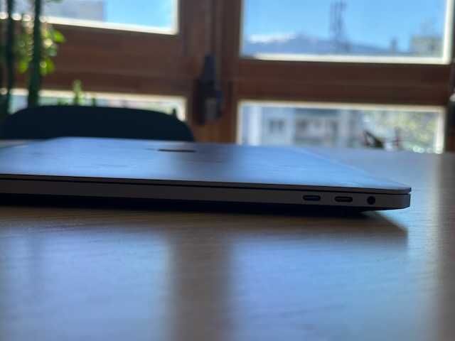 MacBookPro 16インチ 2019 i7 SSD 512GB MacBookPro 16インチ Touch Bar搭載モデル[2019年/SSD 512GB/メモリ
