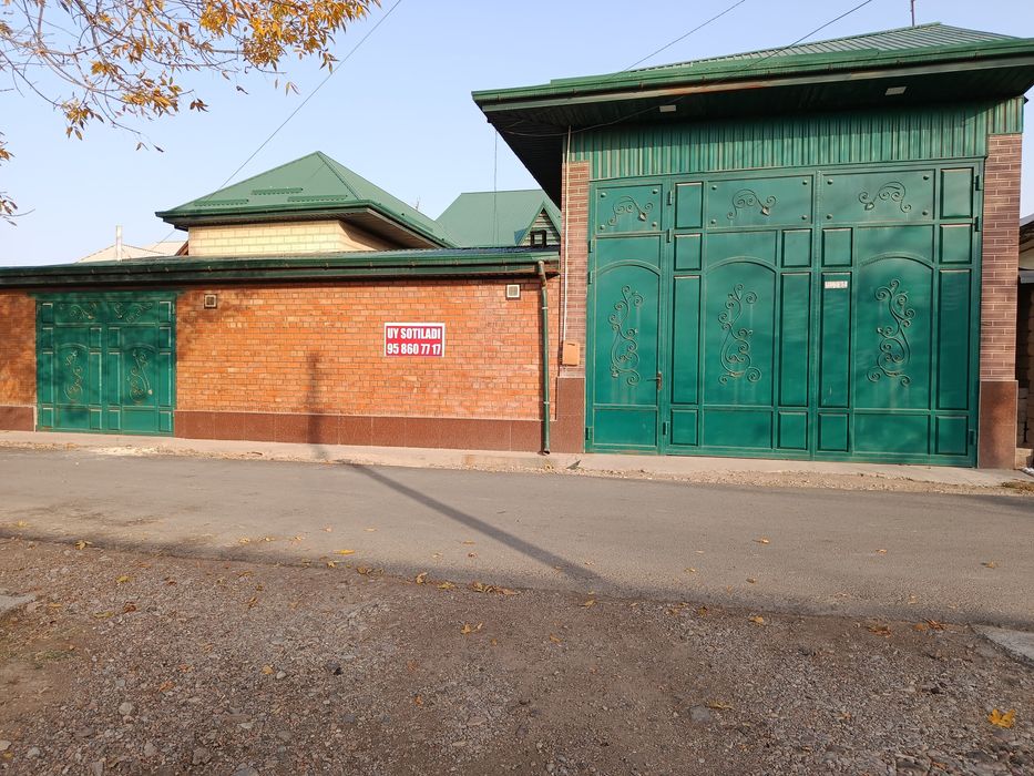 Kotta hovli uy sotiladi