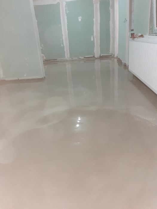 Renovam case apartamente