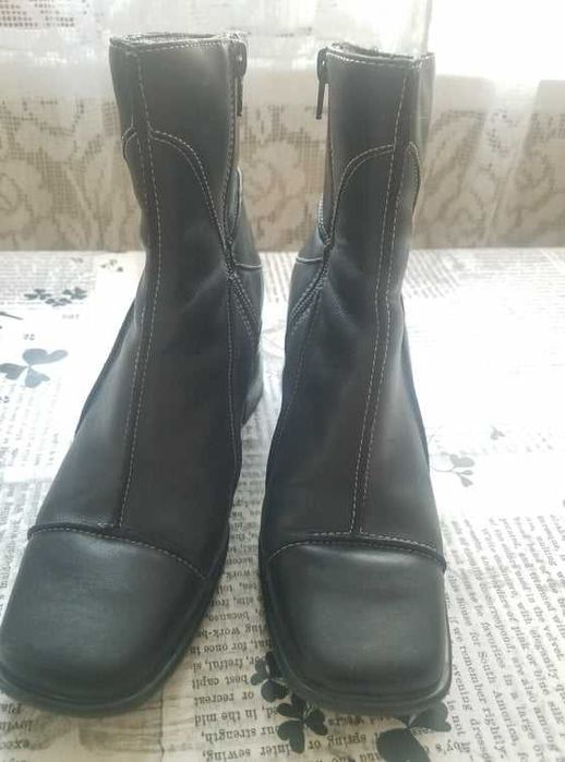 Дамски боти Klarks номер 38 естествена кожа, 15 евро
