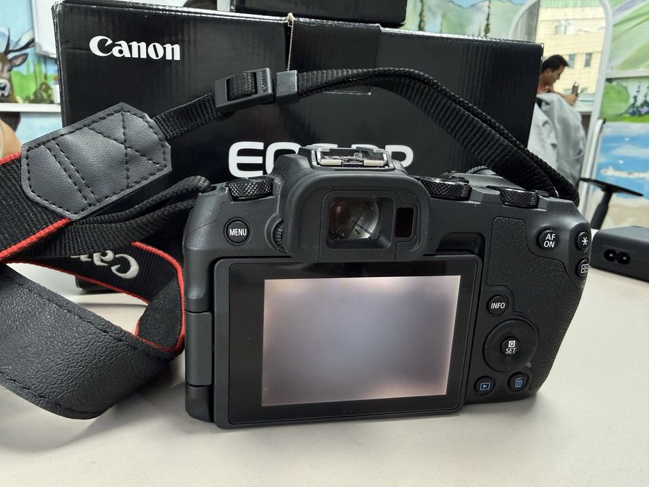 Canon RP+ обьективом новый