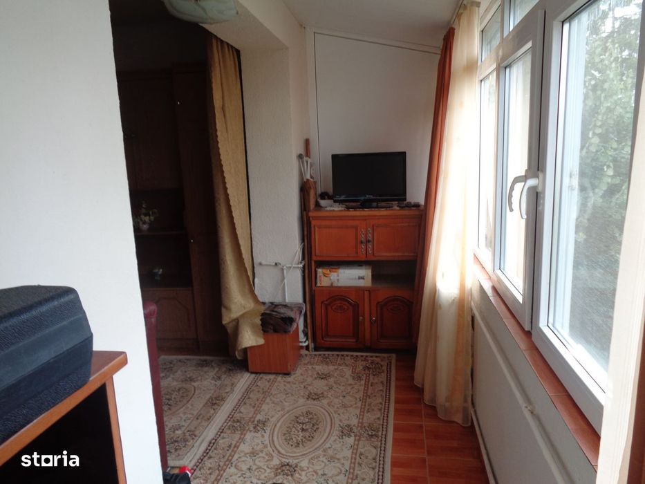 Apartament 2 camere, termoteca, baie cu geam, mobilat, utilat