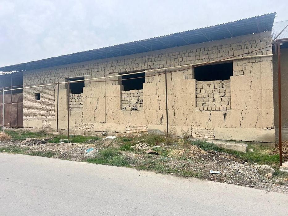 Hovli, uchastka sotiladi