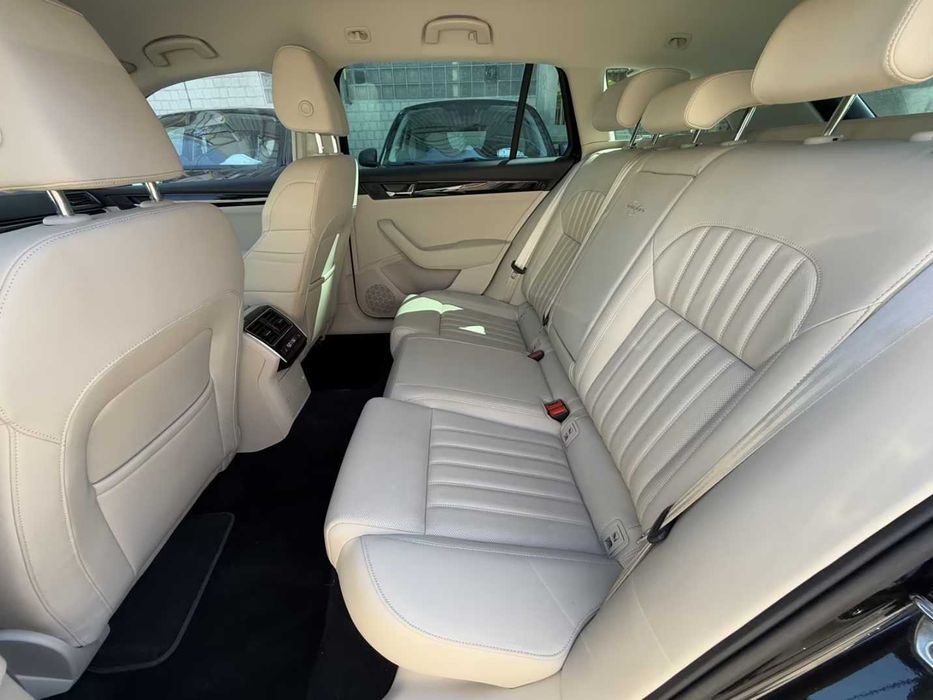 Skoda Superb L&K 2.0 tsi 4x4 272 cai DSG 2019 Canton Digital Cockpit