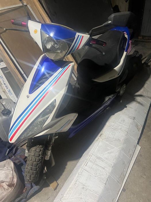 Продам скутер 125 кубиков