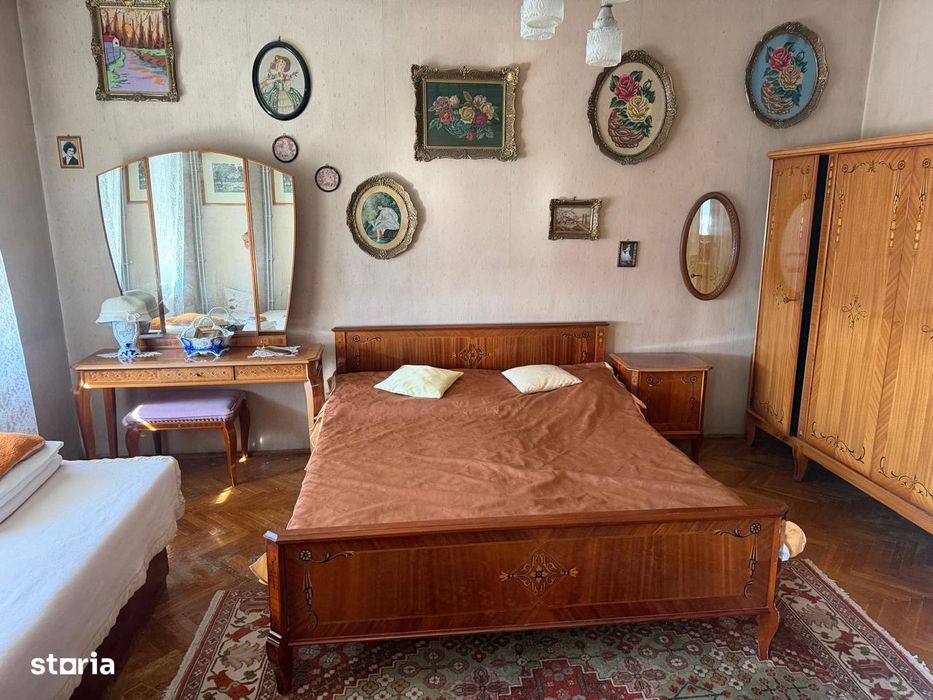 Apartament 3 camere,cu garaj,Zona Centrala