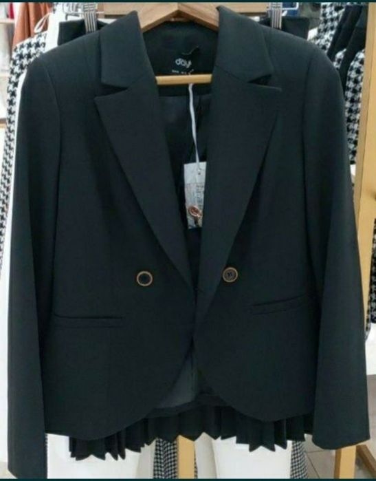 Новая двойка и пиджак и юбка с подкладкой Турция
