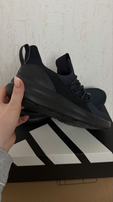 Новые кроссовки оригинал