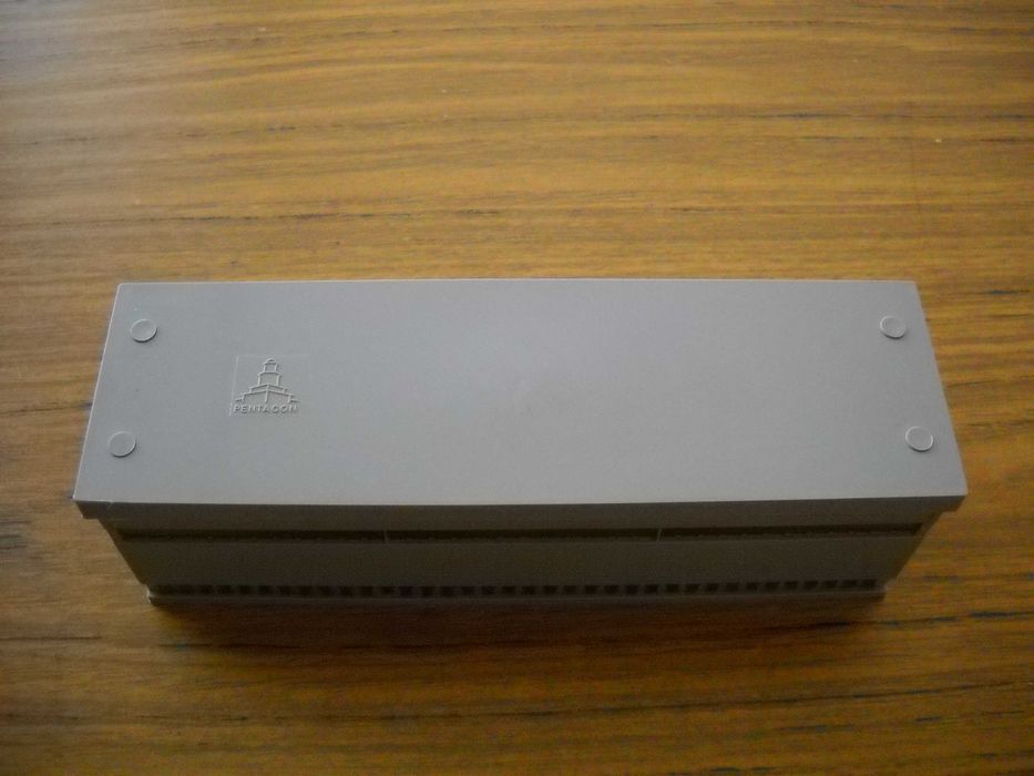 Продавам празни касети за диапозитиви (за диапроектор)