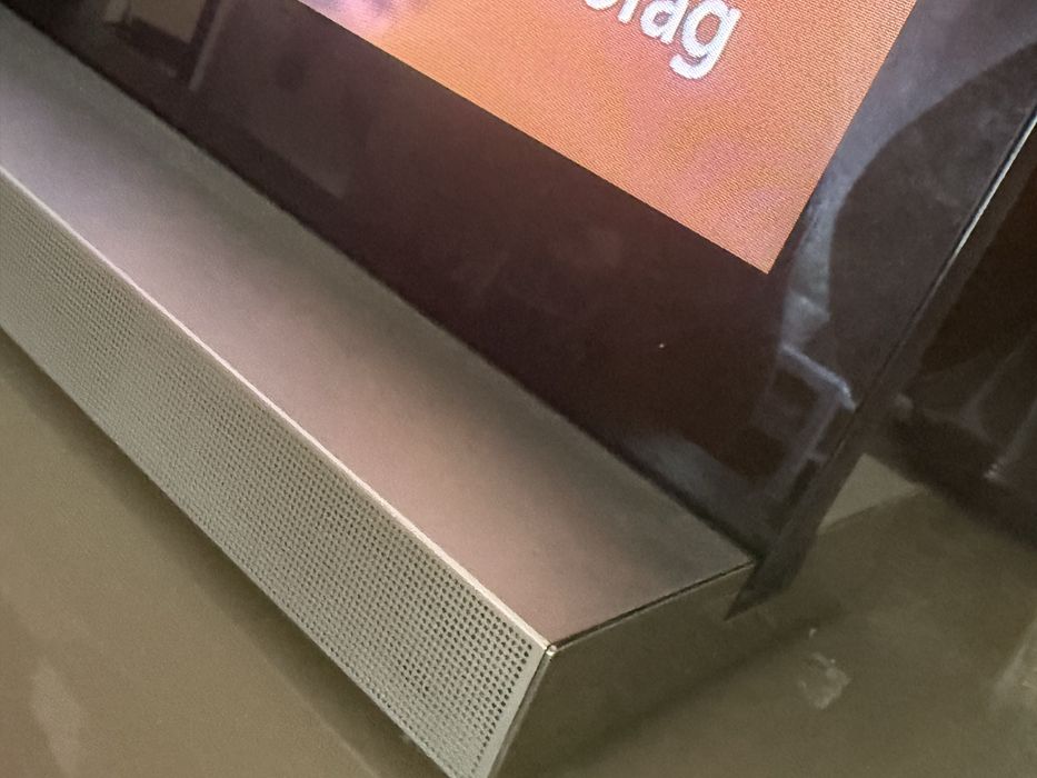 TV Sony Bravia 46” Full HD + Stand aluminiu cu Soundbar