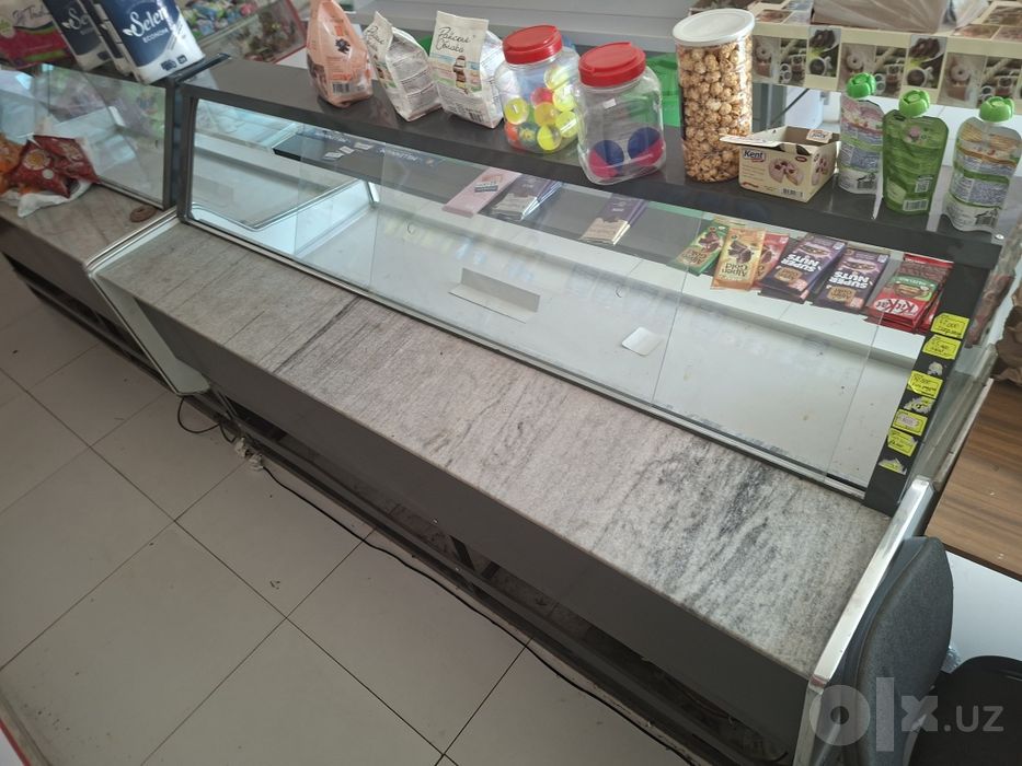 Vitrina xolodilnik oziq ovqat dokonga