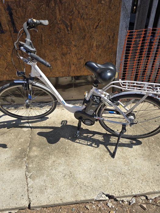 Vând bicicletele din poza