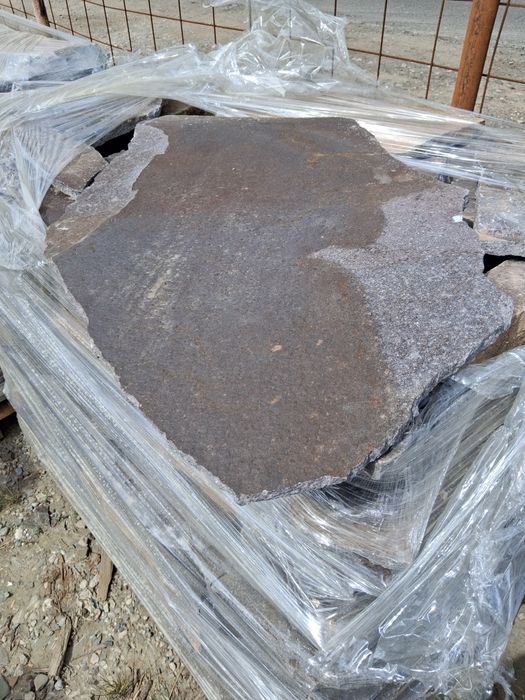 Vand si montez piatra naturala de munte
