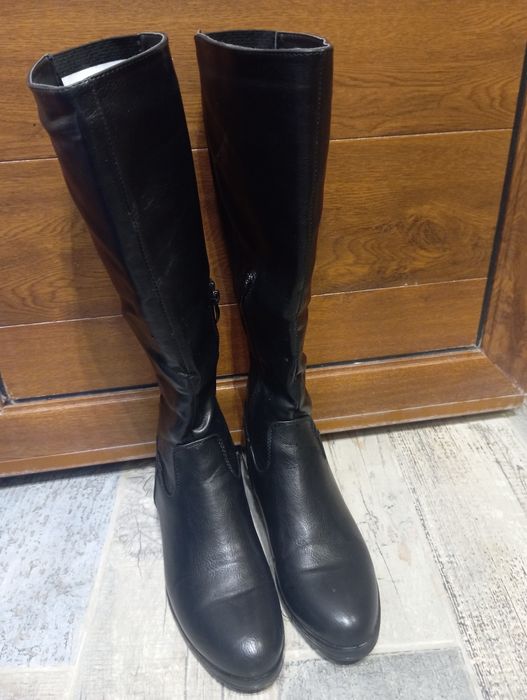 Високи ботуши черни и подарък чанта